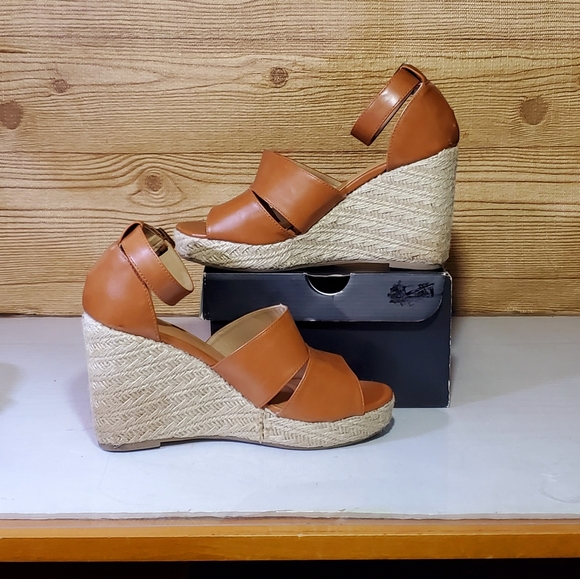 Womens Strapped open to shoes - Picture 3 of 8